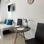 Admiral Plaza 3* ساني بيتش