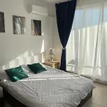 Admiral Plaza ساني بيتش