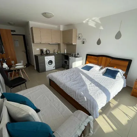 Апартхотел Admiral Plaza