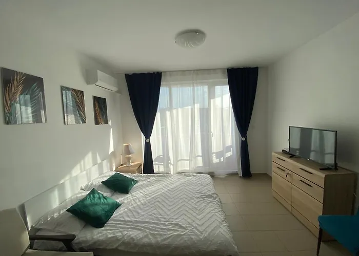 公寓式酒店 Admiral Plaza 阳光海滩