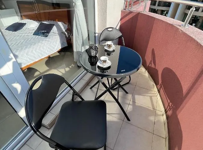 Admiral Plaza 公寓式酒店 3*